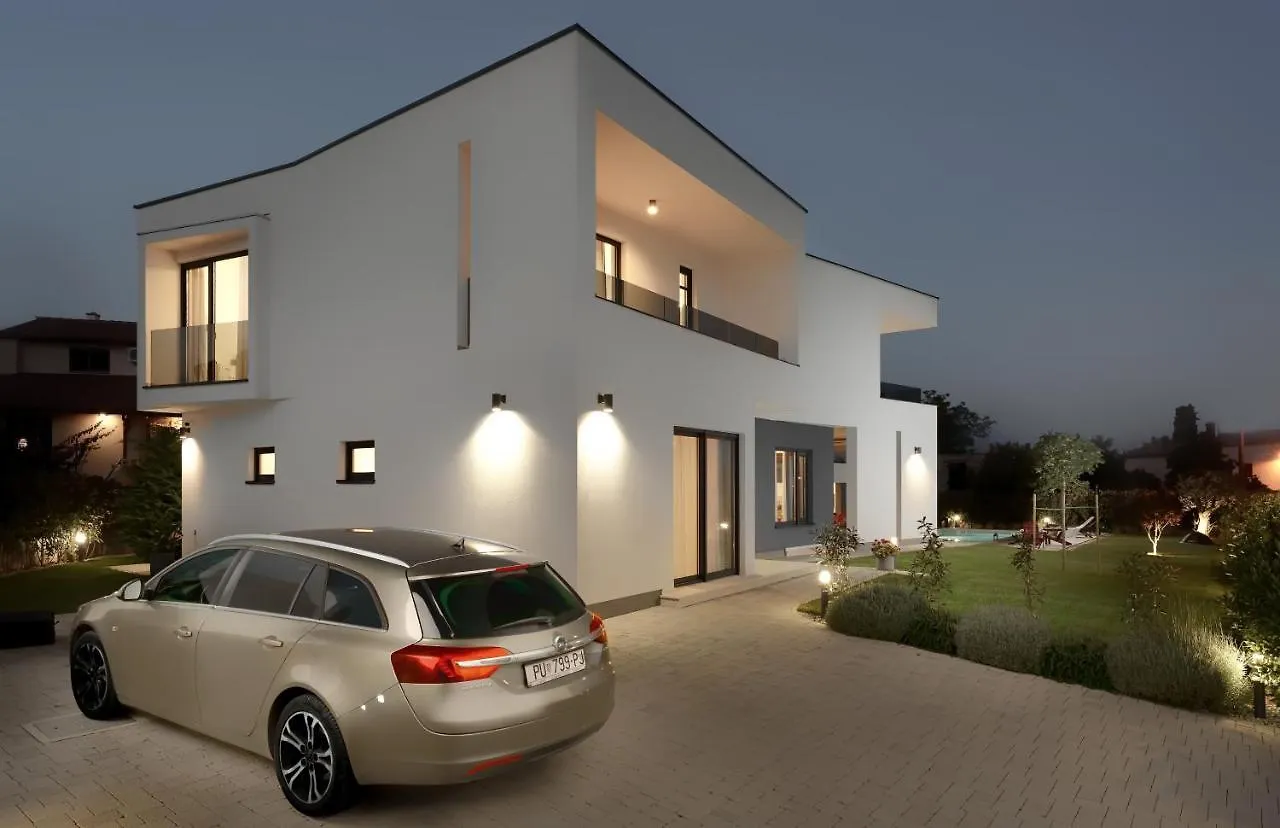 Zen Villa Pula 0*,